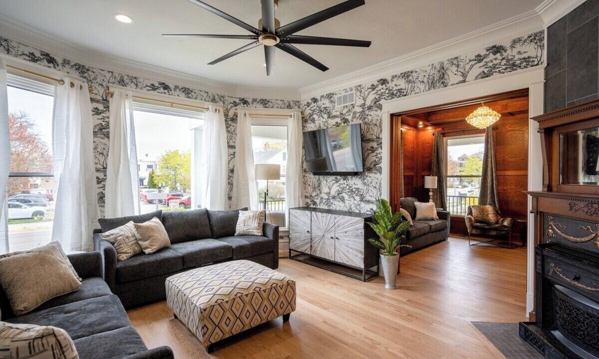 Grand Haven House | Renovated luxury home in Downtown Grand Haven
