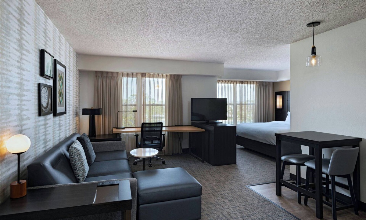 Evansville Hotel | Residence Inn by Marriott Evansville East
