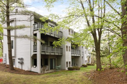 Acme Apartment | Retro Condo Beach & Pool Access Near Downtown