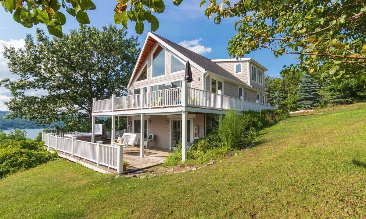 Town of Jerusalem Cottage | Riesling Retreat:"Fantastic Views of the Lake, Vineyards, and Hillsides"