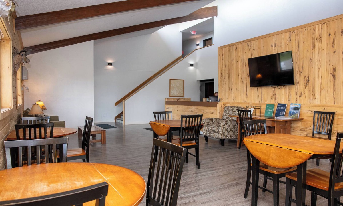 Baudette Hotel | River Bend's Walleye Inn