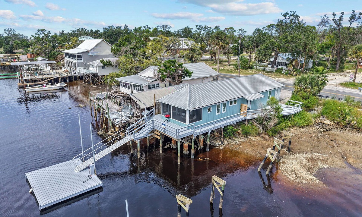 Steinhatchee House | River Waterfront Retreat with Private Dock + Quick Gulf Access.