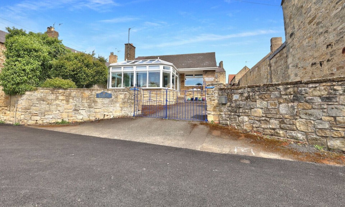 Warkworth House | Riverview Cottage - North East Escapes