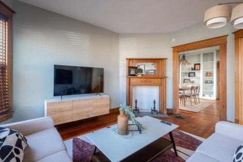 Columbus House | Robin's Egg, Private Downtown, Pet-Friendly Gem