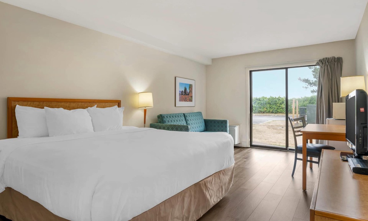 Saint John Hotel | Rodeway Inn