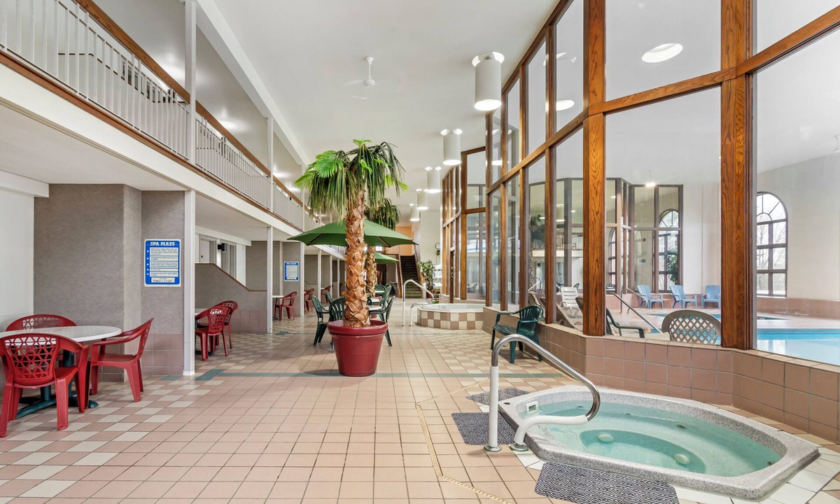 Grand Forks Hotel | Rodeway Inn Columbia Mall Loop