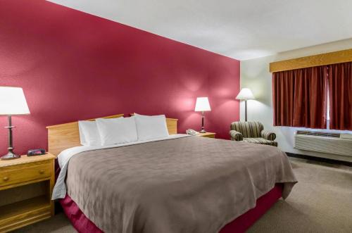 Hesston Hotel | Rodeway Inn Hesston