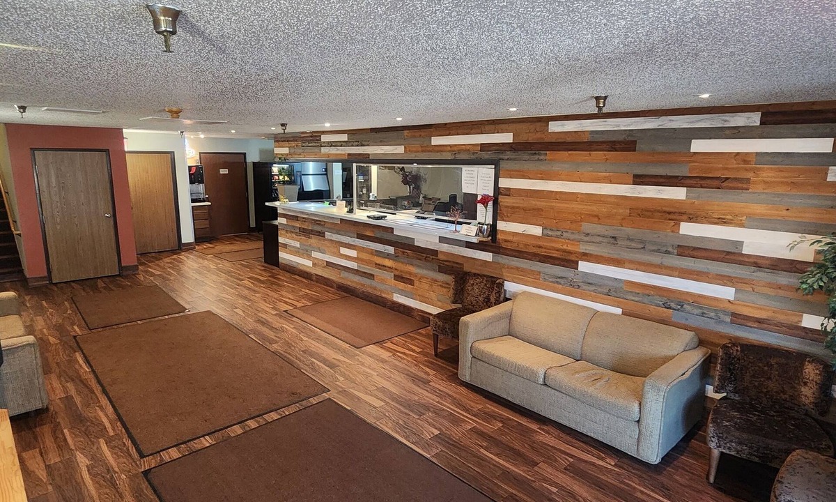 West Fargo Hotel | Rodeway Inn West Fargo Main Ave.