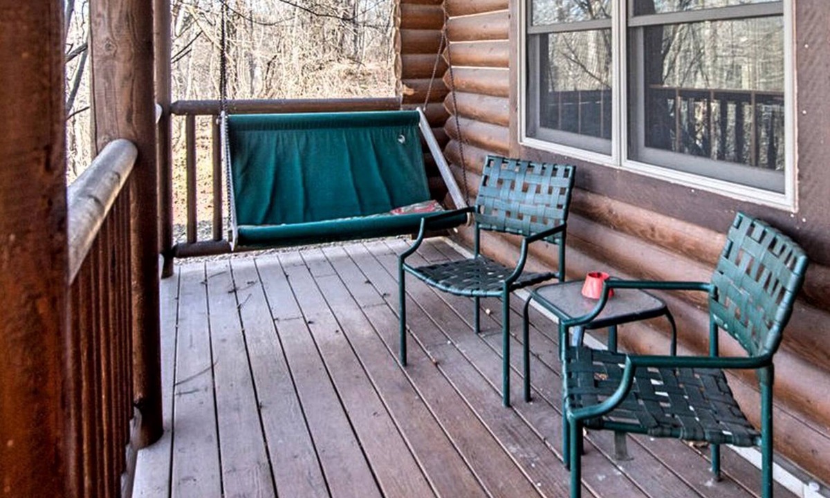 Fredericktown Cabin | Romantic Cabin in Magical Surroundings near Mount Vernon, Ohio