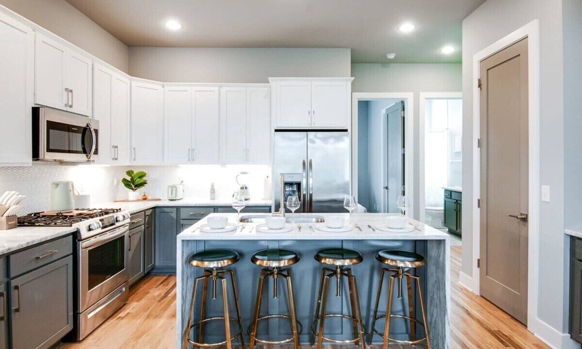 Haynes Area House | Rooftop City Views, Ping Pong, Near Downtown
