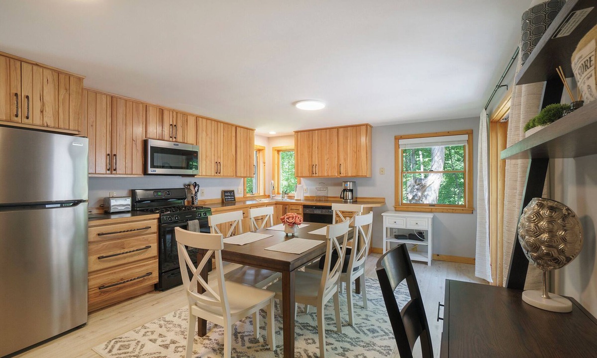 Boyne Falls House | Rose Cottage | Across from Boyne Mtn