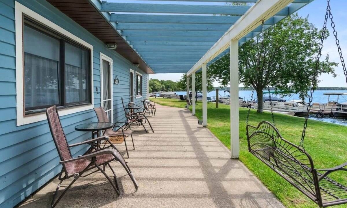 Mayfield Apartment | Rustic lakefront- 2 separate rooms with stunning views
