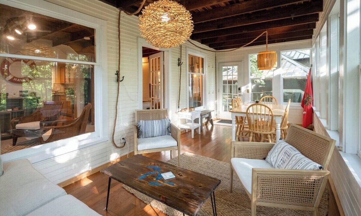 Grand Haven Cottage | Rustic Private Cottage w/4 Bedrooms + Close to
