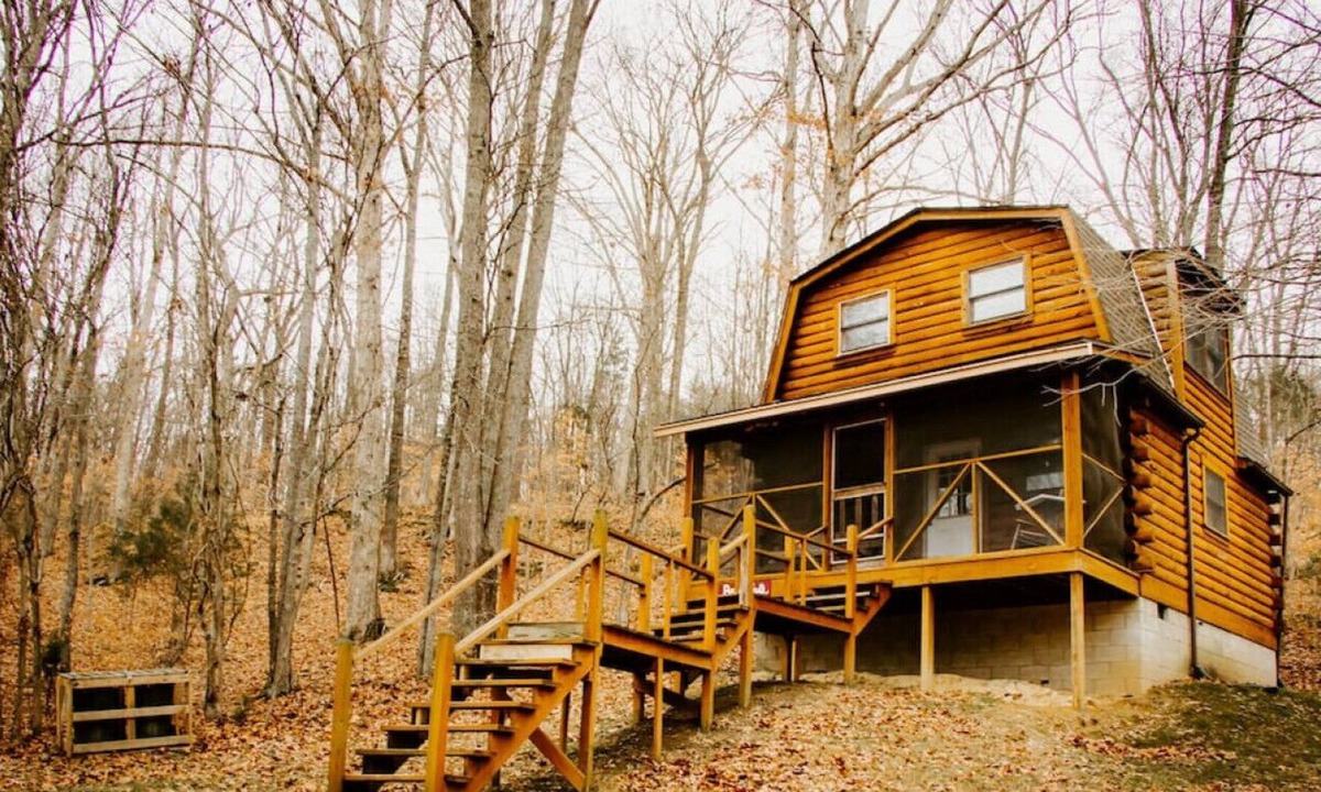 Taswell House | Rustic & Secluded Traditional Log Cabin on 86 Ac!