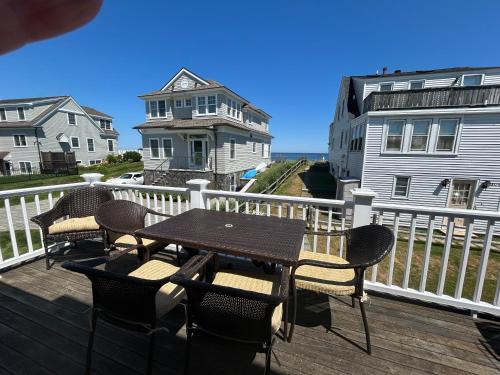 Rye House | Rye by the Beach Walk to the sand- multi-gen stays