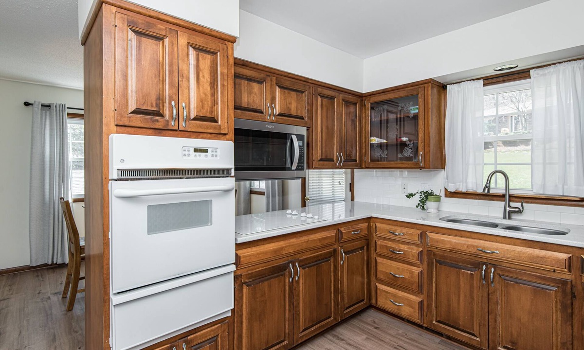 Rochester House | Salem Road SW Rochester w/easy access to Mayo Clinic and St. Mary's Campuses