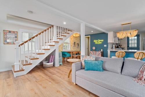 Salisbury Beach Apartment | Salisbury Sol Pet Friendly Private Balconies