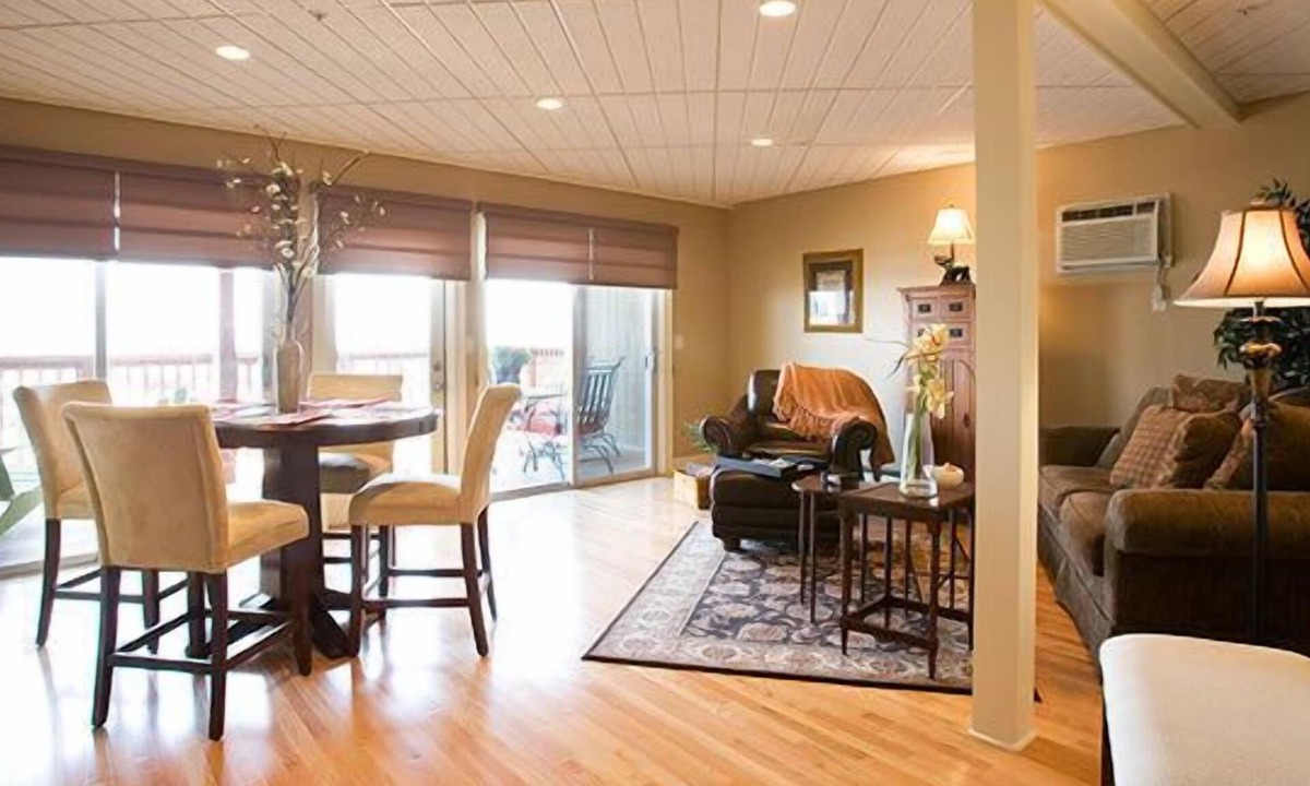 York Beach Hotel | Sands by the Sea Motel