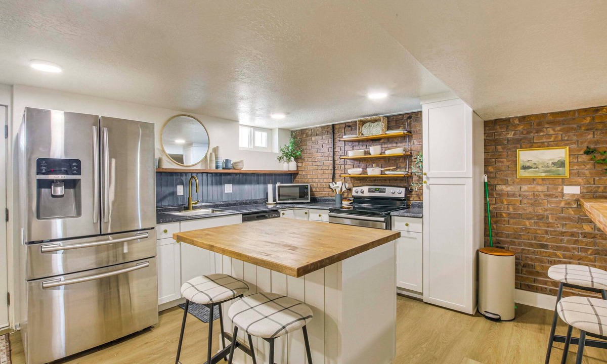 Pleasant View Apartment | Scenic Patio & Views! Stay 10 Mi to Nordic Valley