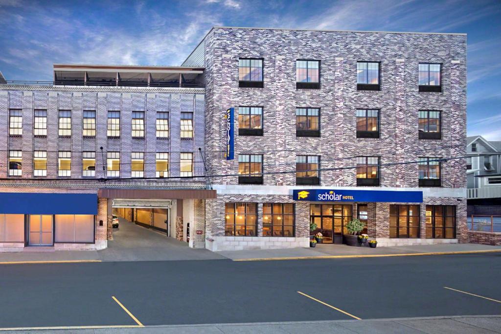 Morgantown Hotel | Scholar Morgantown, Tapestry Collection by Hilton
