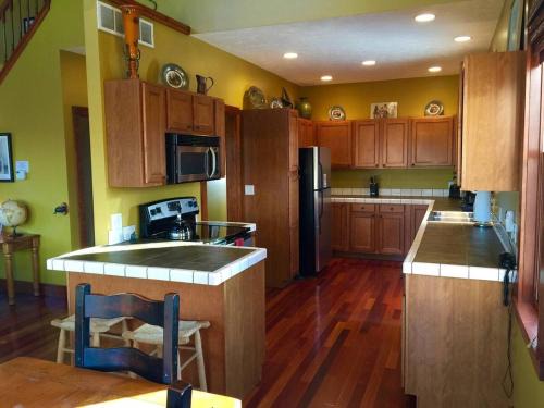 Arcadia House | Schoolhouse Lake Retreat with Free Pontoon