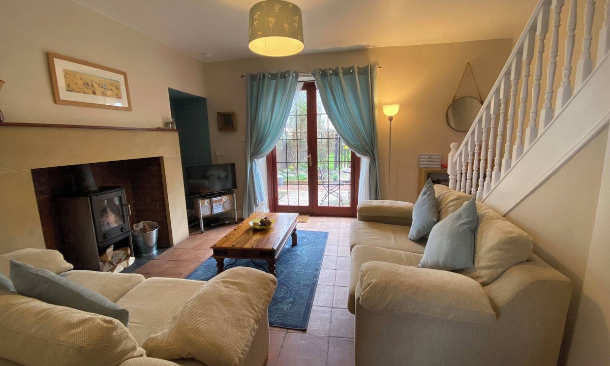 Berwick-upon-Tweed Cottage | SEA LILY, pet friendly, country holiday cottage in Holy Island