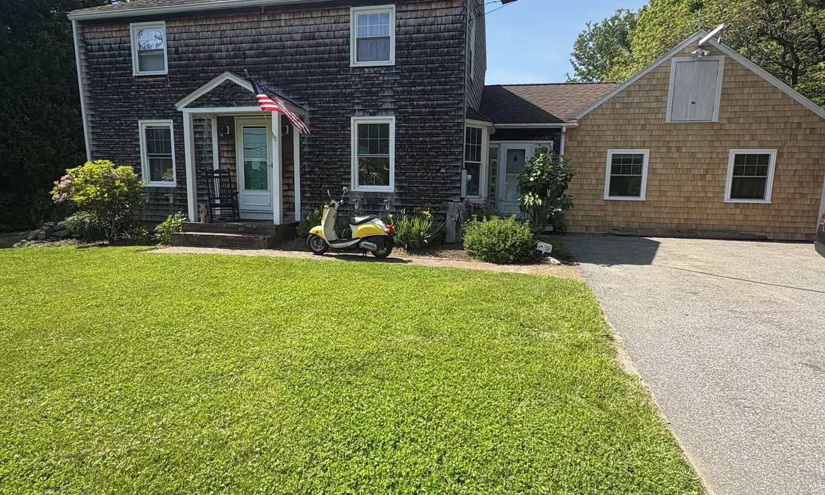 Camden House | "Seaglass Cottage" New listing! Wonderful 3-bedroom house by the Sea