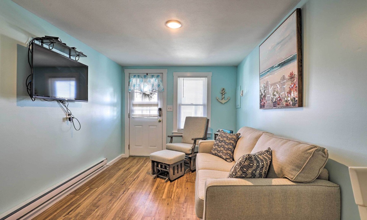 Salisbury Beach Condo | Seaside Escape w/Porch + Direct Beach Access