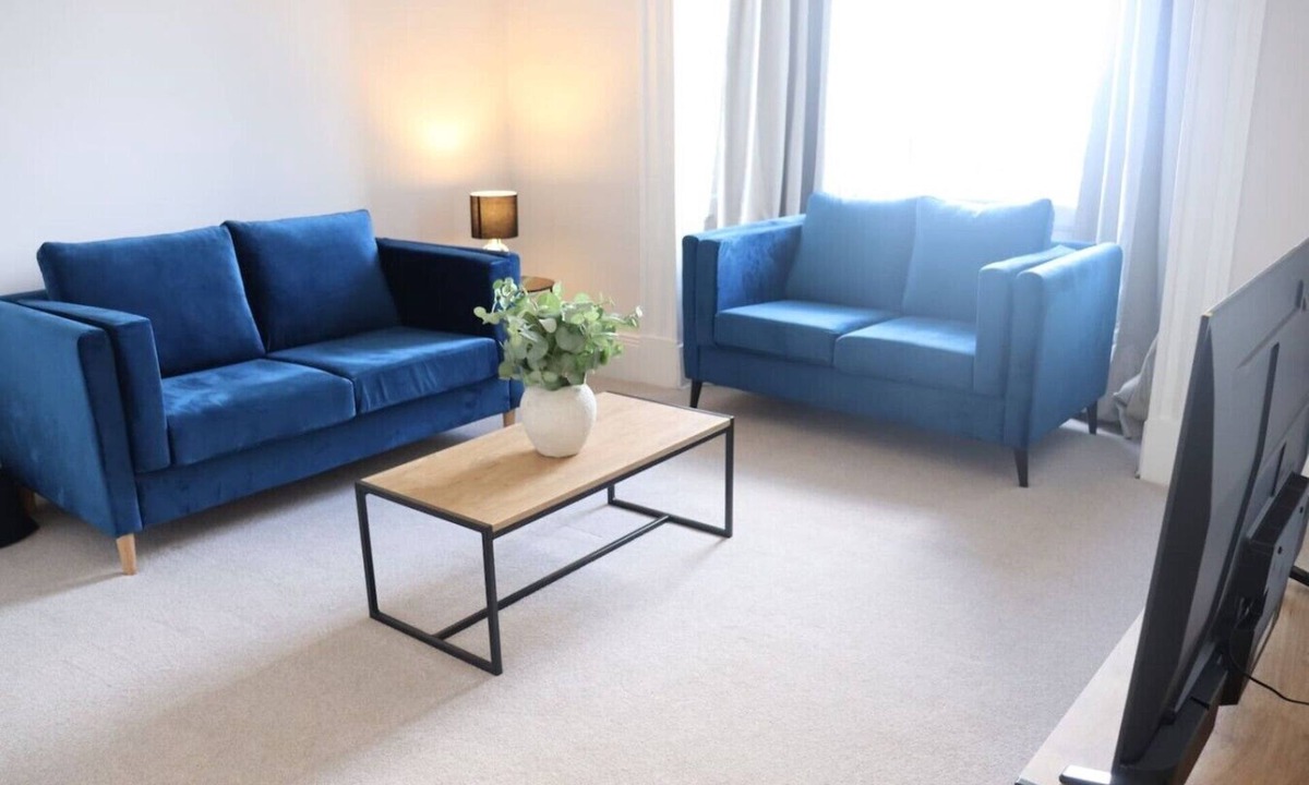 South Shields House | Seaview Terrace - 5 Bedroom seaview home
