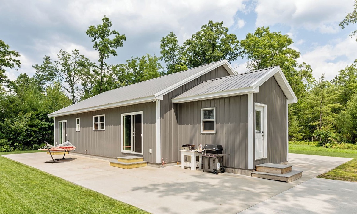 Mayfield House | 🦌 Secluded 2BDR Deer Haven near Horse Shows by the Bay ➠ 10000!