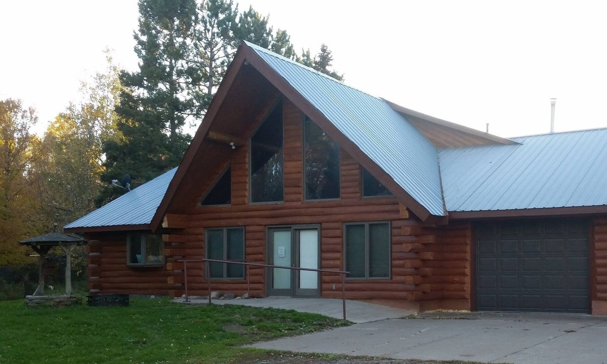 Finlayson Cabin | Secluded 3 bedroom Log Lodge Home w/trails & Private Lake and Pond