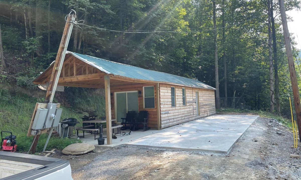 Gilbert Cabin | Secluded Cabin with King size bed