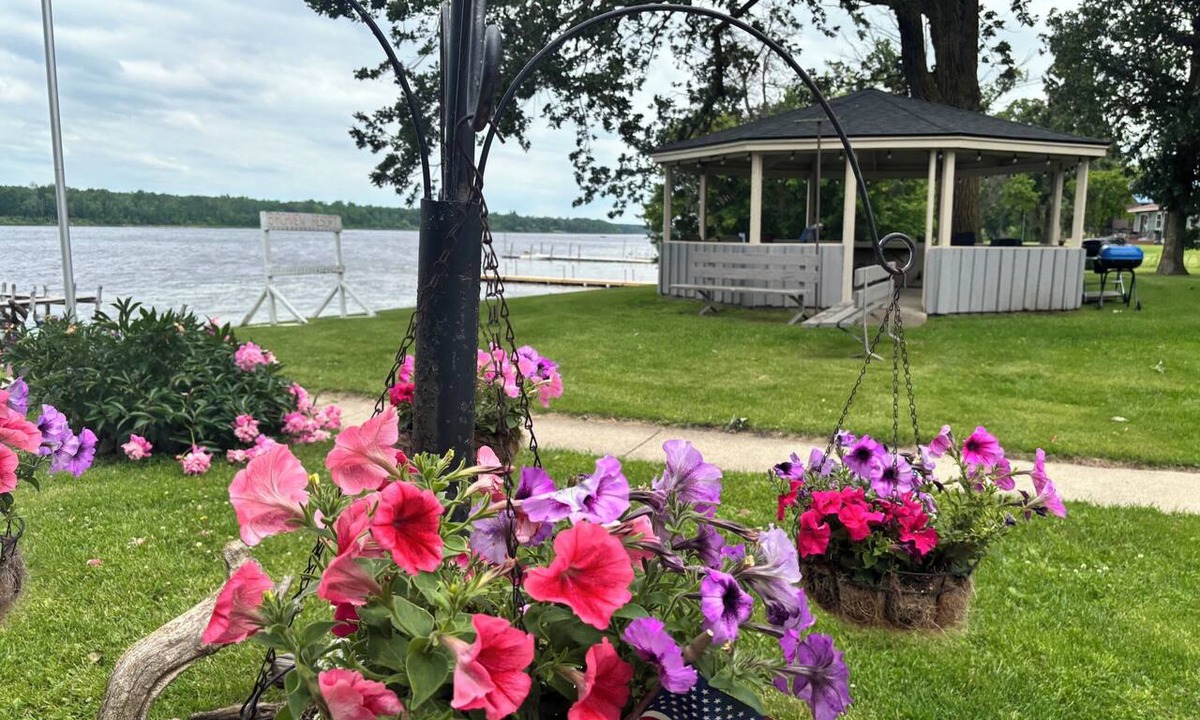 Baudette Condo | Serene, Waterfront 1-bedroom apartment with AC on the Rainy River. Sleeps 4