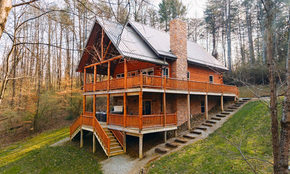 Logan Cabin | Serenity Now | Hocking Hills, Covered Hot Tub