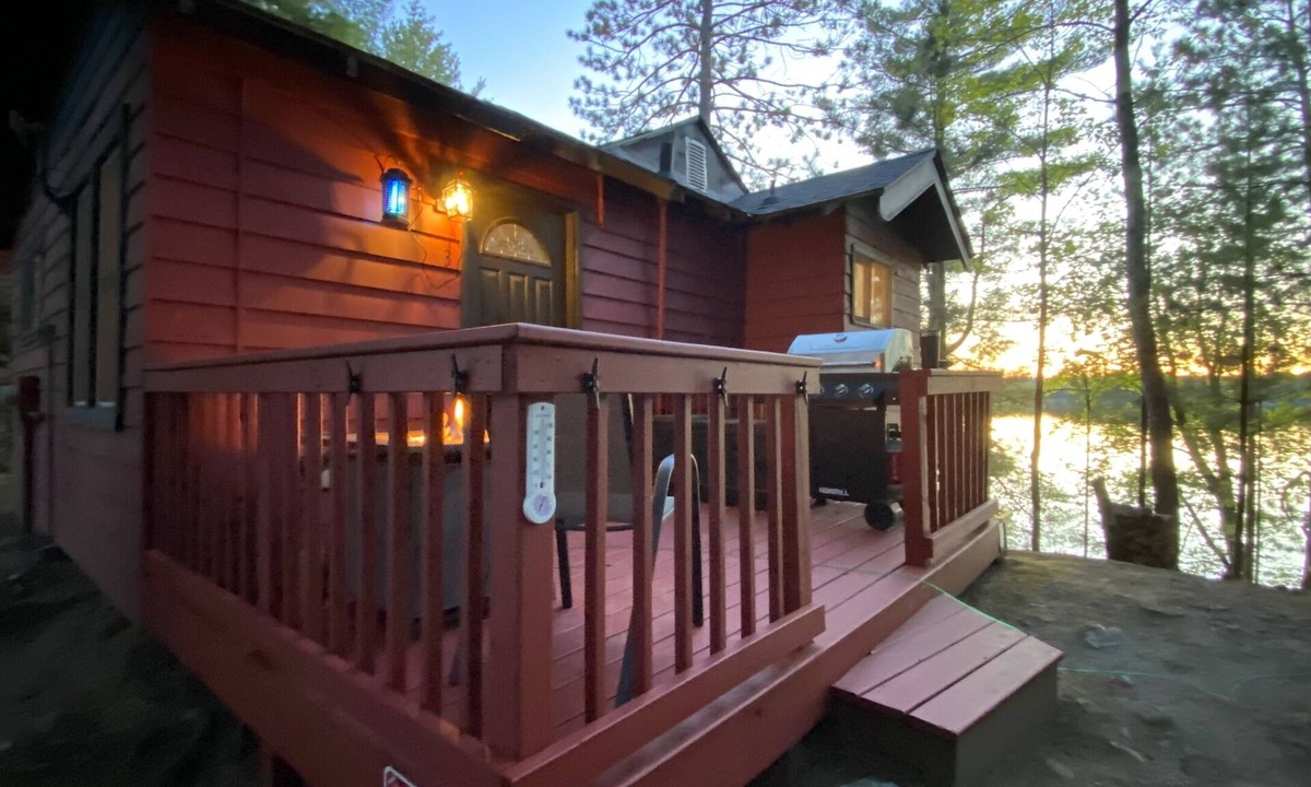 Tomahawk Cabin | Shady Rest Cabin #3, Sunset Views, Beach, Swimming, Firepit, Multiple Units