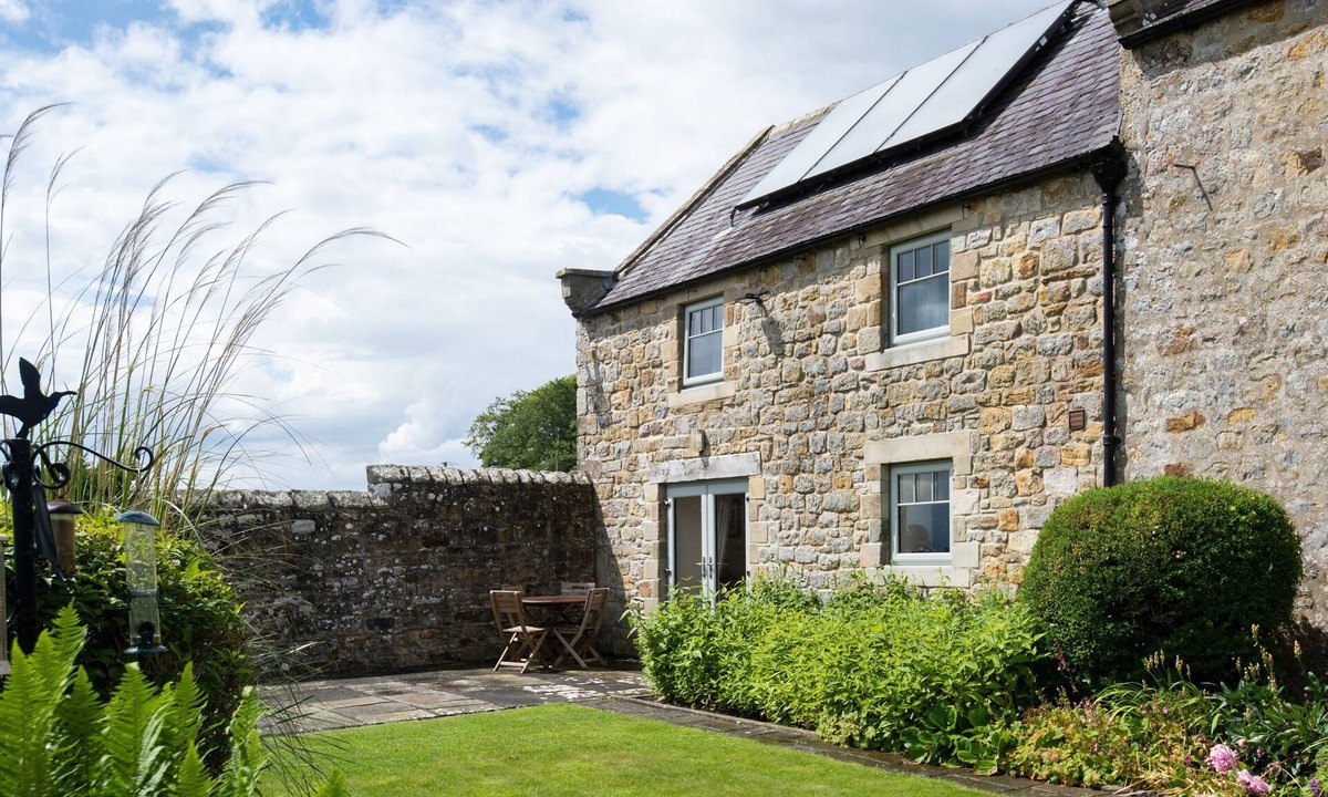 Hexham Cottage | Shepherds Retreat - Self catering accommodation sleeping 4 guests in 2 bedrooms
