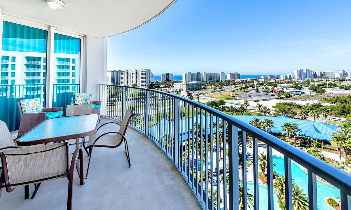 Destin Condo | 🌴Short Drive to Beach + Lagoon Pool -Palms 11015🌴☀️