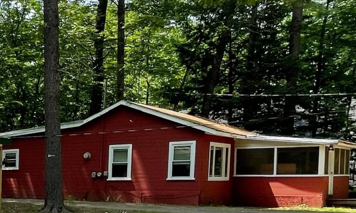 South Casco Cottage | Short walk to Association Beach and your own private dock