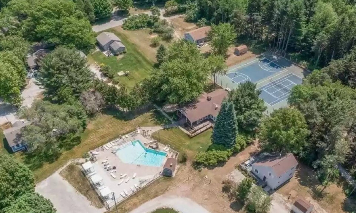 Silver Lake House | Silver Lake Home with beach access, neighborhood pool and games!