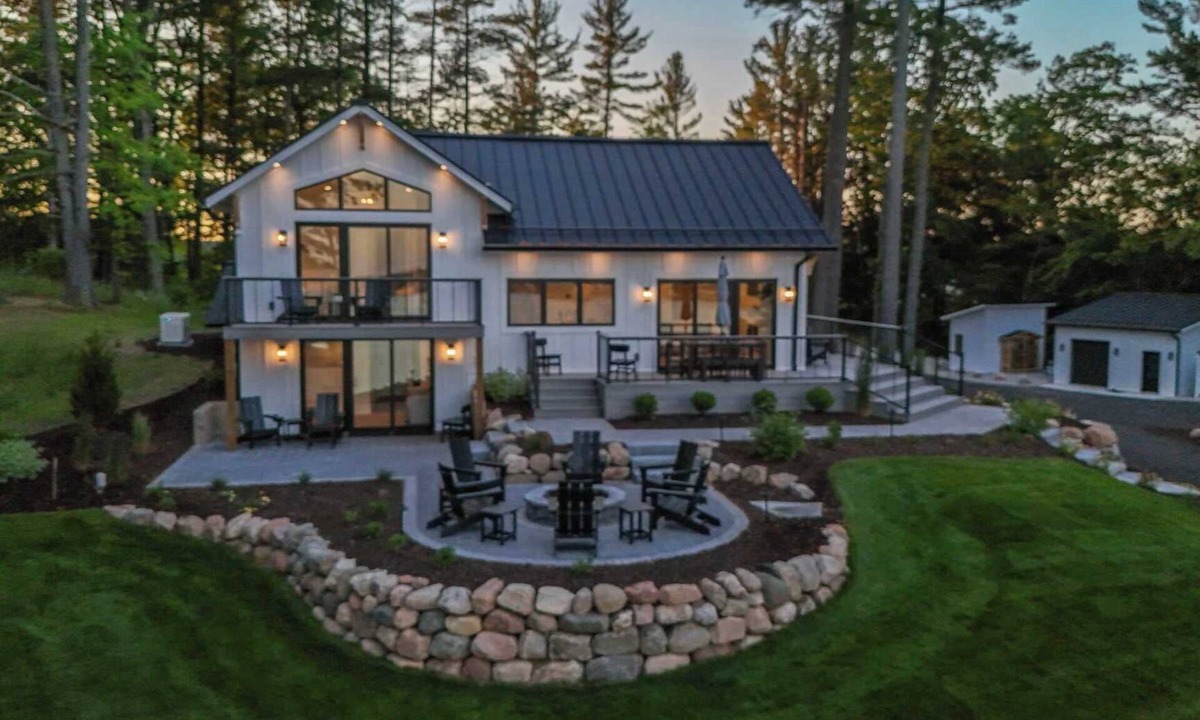 Traverse City Cottage | Silver Oaks Resort - Cottage Five - Main House