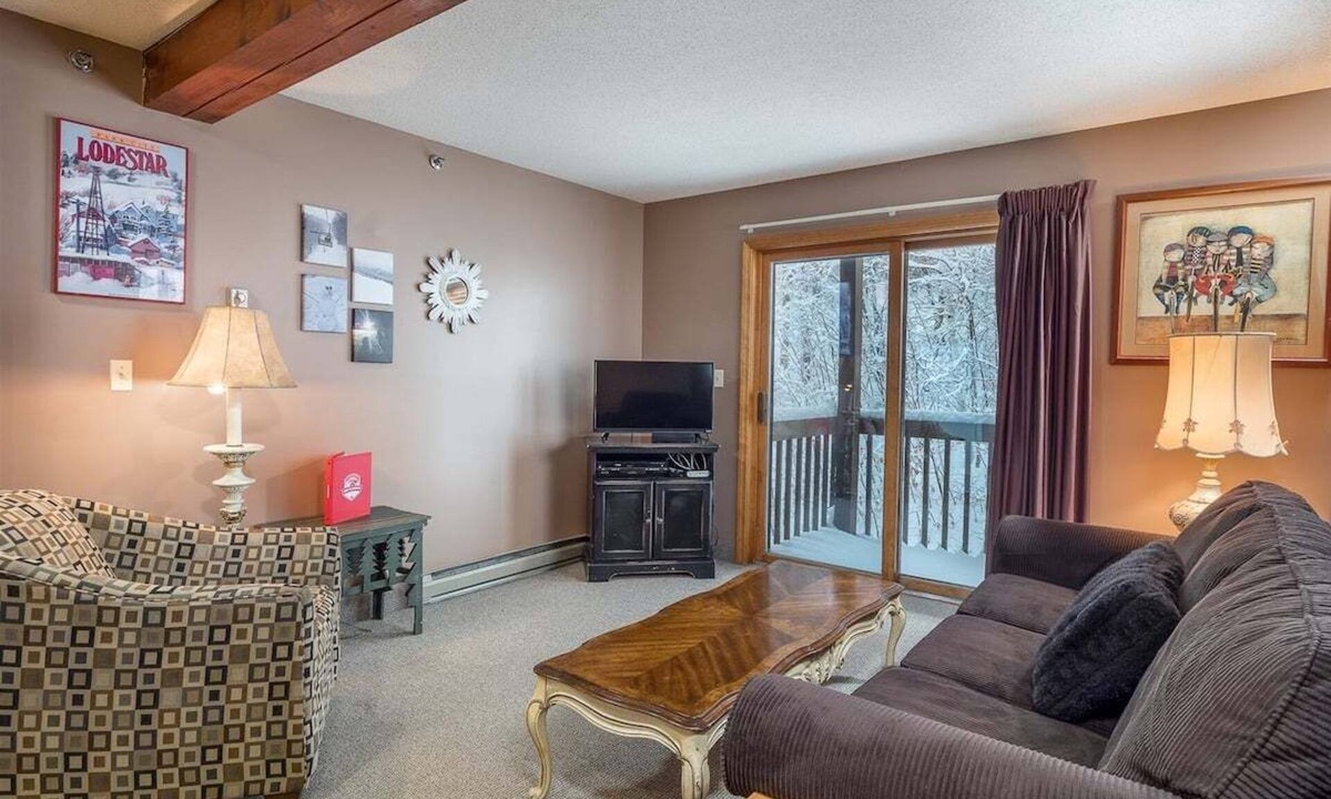 Sunday River Area Condo | Ski-In/Ski-Out Sunday River Condo: White Cap A-308