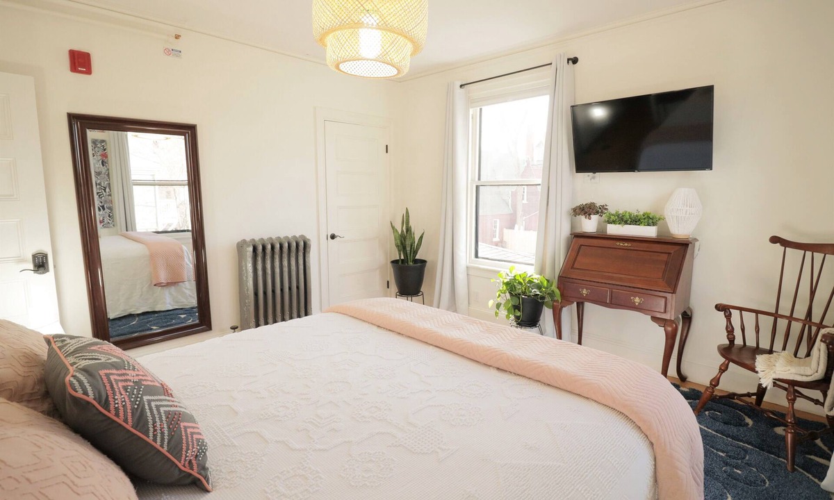 West End Hotel | Skolfield Inn, Parking, Self-check-in, Garden 4