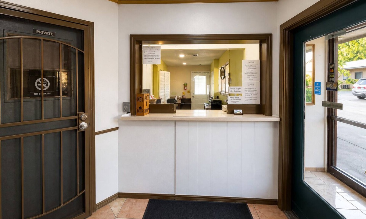 Bartlesville Hotel | Skyline Motel Bartlesville Hwy 75
