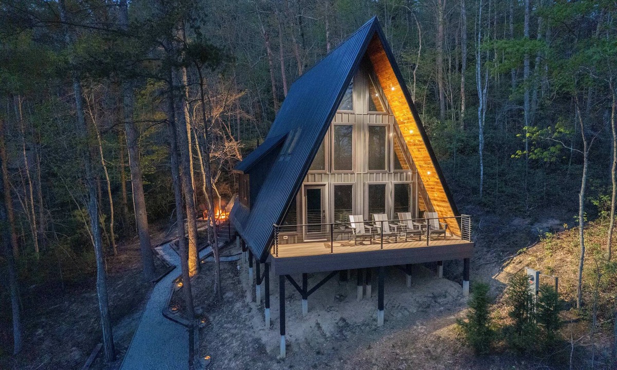 Stanton Cabin | Slate Estate Brand NEW RRG Cabin