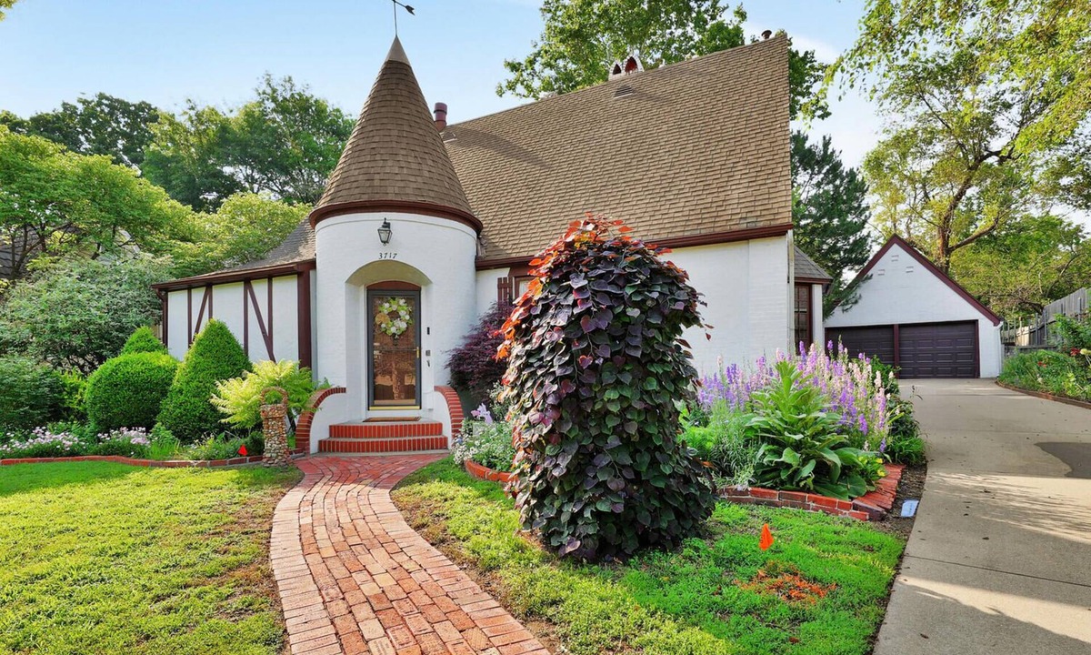 Sleepy Hollow House | Sleepy Hollow Chateau near Old Town