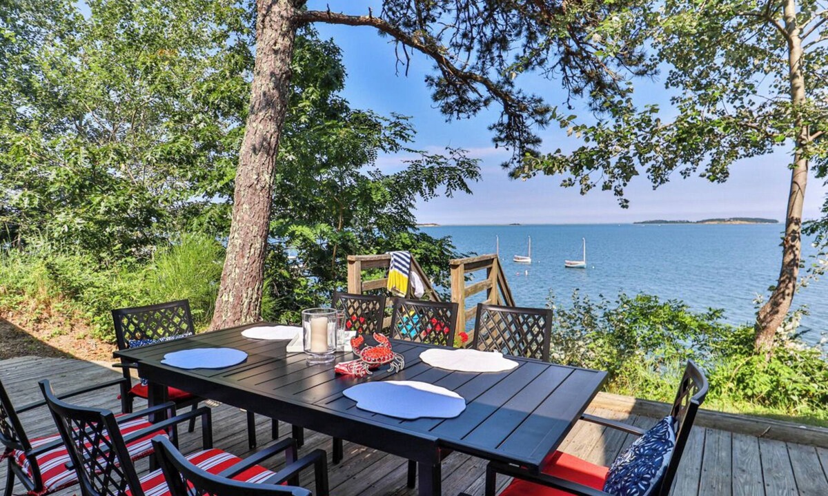 Harwich House | South Cottage: 2285-H Waterfront, Six Bedrooms, Free Boating Bonus!