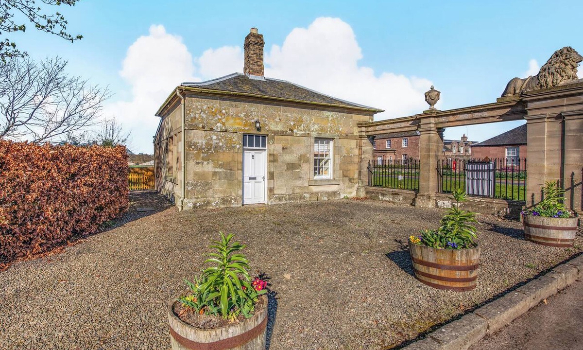 Paxton Cottage | South Lodge - UK48318