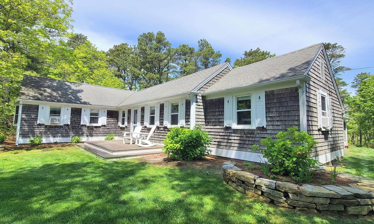 Truro House | South Pamet 4BD-A/C, Deck, Outdoor Shower, Linens Included, Only Steps to BALLSTON BEACH-1-Min Bike Ride!