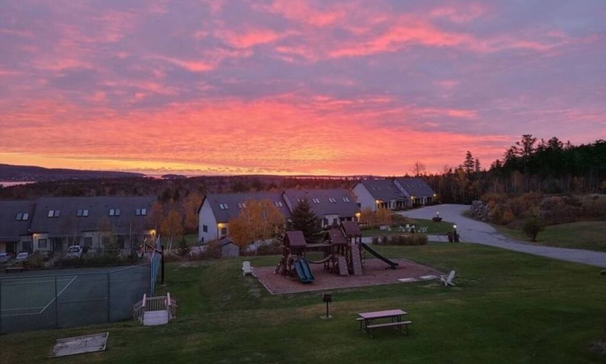 Southwest Harbor House | Southwest Harbor town house, sleeps 6 w/HotTub, price just reduced.