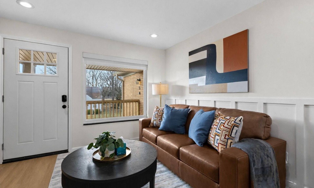 Eastpointe Apartment | Spacious 1BR/1BA Eastpointe Apartment
